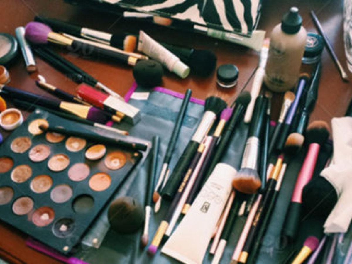 50 Catchy Names For Makeup Business Ideas